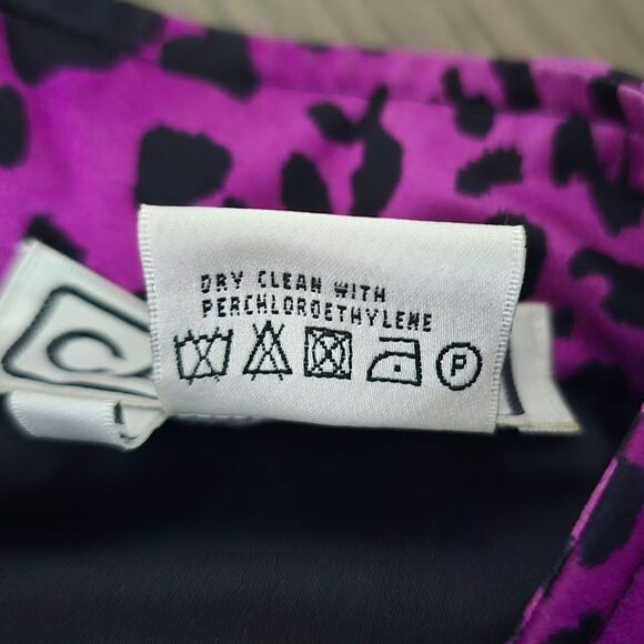 Carlisle Collection Silk Stand Collar Jacket in Fushica Pink Leopard Print - Picture 11 of 12